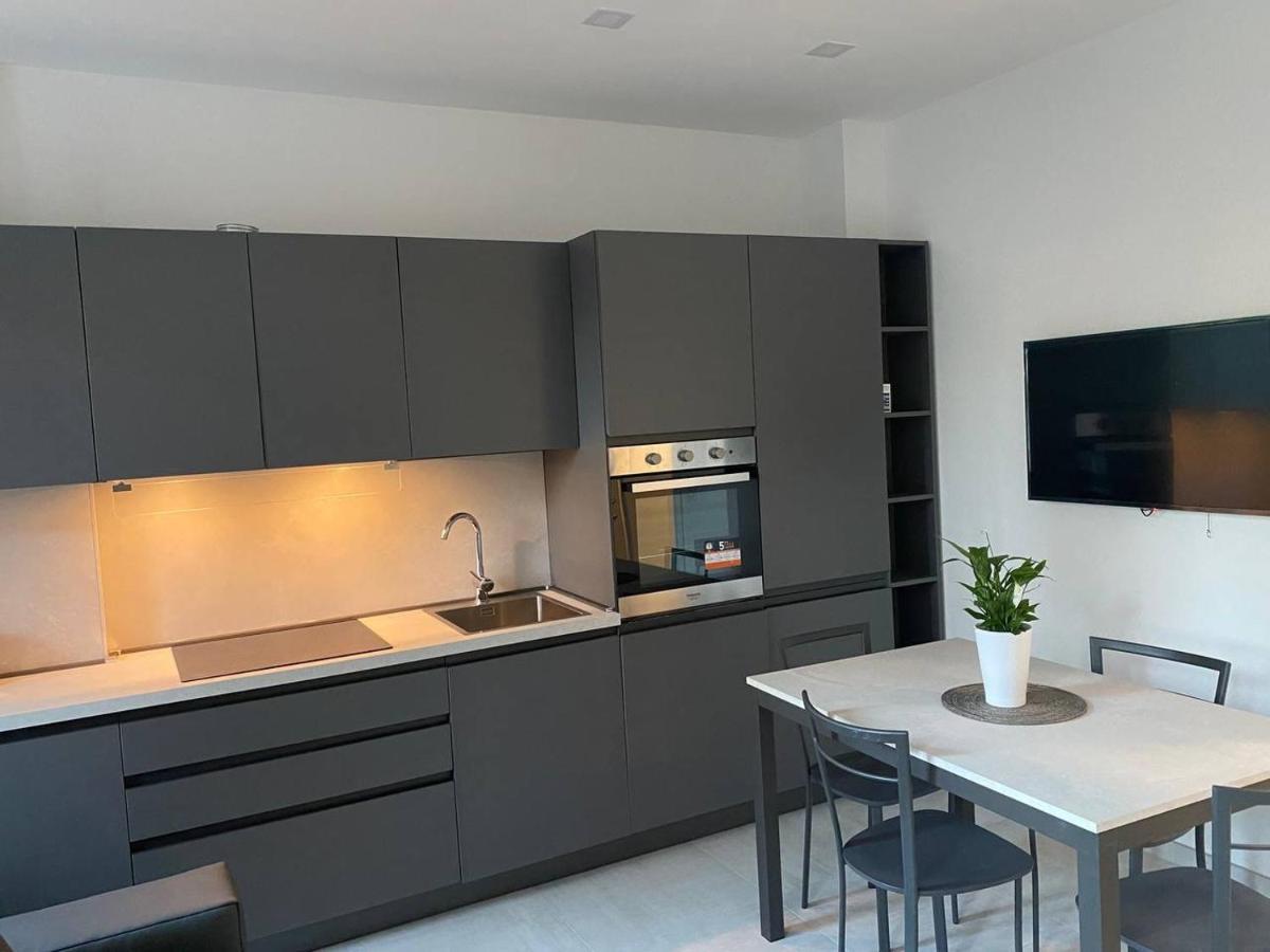 Dolce Riposo Apartment ชินิเซลโลบาลซาโม ภายนอก รูปภาพ